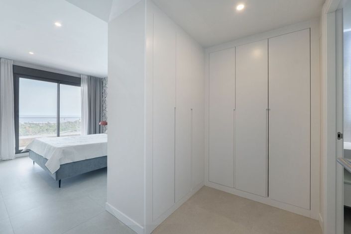 Image No.9-2 Bed Property for sale