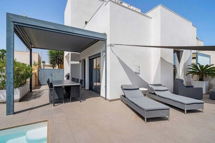 Image No.3-3 Bed Villa for sale