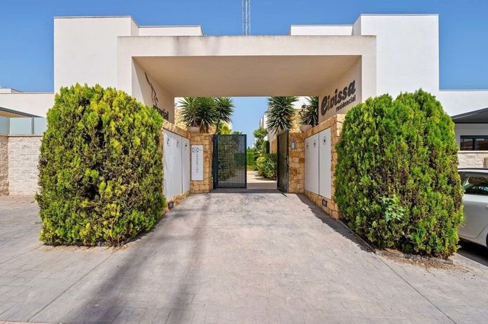 Image No.31-3 Bed Villa for sale