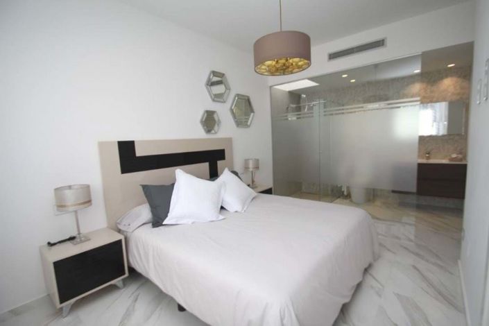 Image No.7-3 Bed Villa for sale
