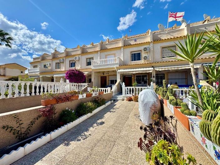 Image No.26-3 Bed Townhouse for sale