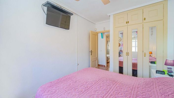 Image No.25-2 Bed Villa for sale