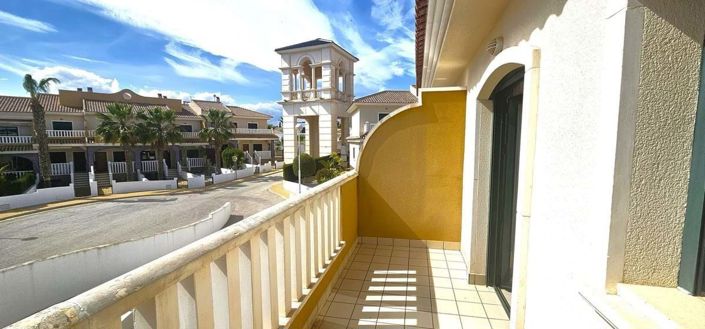 Image No.16-3 Bed Townhouse for sale