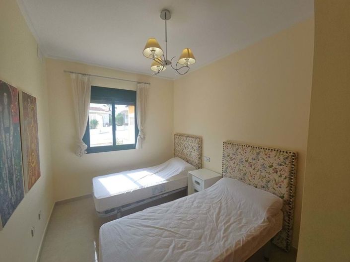 Image No.28-3 Bed Townhouse for sale