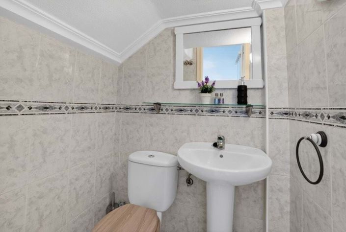 Image No.12-2 Bed Townhouse for sale