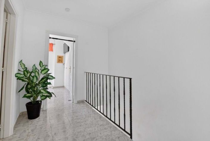 Image No.18-2 Bed Townhouse for sale