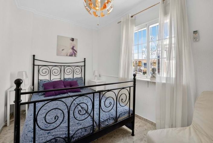 Image No.20-2 Bed Townhouse for sale