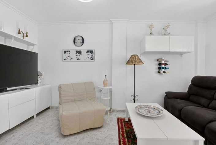 Image No.8-2 Bed Townhouse for sale