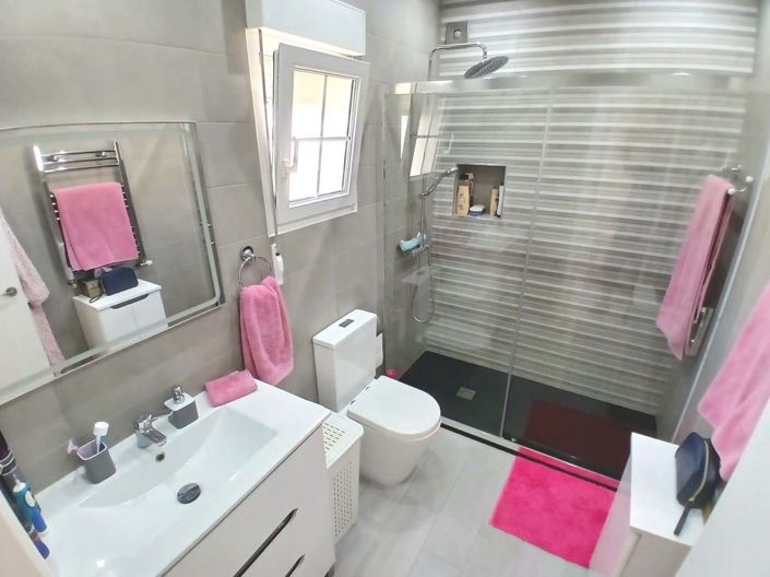 Image No.19-3 Bed Villa for sale