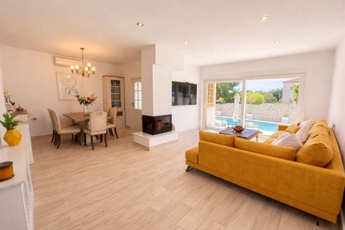 Image No.2-3 Bed Villa for sale