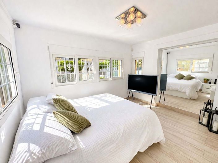 Image No.7-3 Bed Villa for sale
