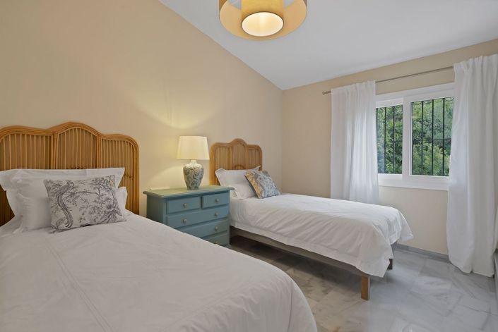 Image No.10-2 Bed Townhouse for sale