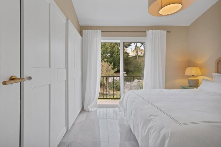 Image No.6-2 Bed Townhouse for sale