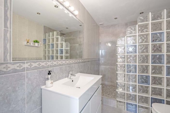 Image No.28-3 Bed Semi-Detached for sale