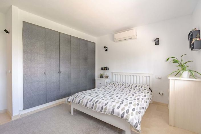 Image No.35-3 Bed Semi-Detached for sale