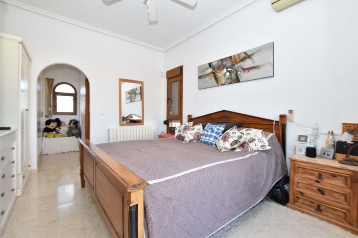 Image No.27-3 Bed Villa for sale