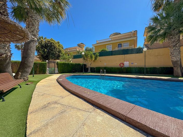 Image No.32-2 Bed Apartment for sale