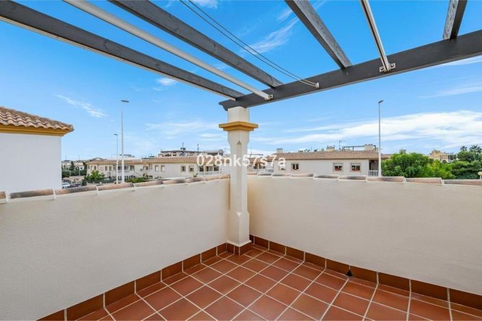 Image No.25-3 Bed Townhouse for sale