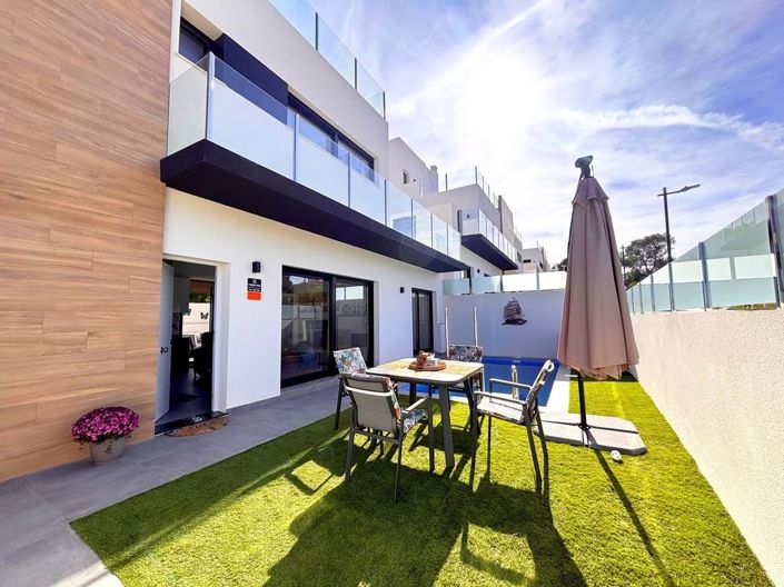 Image No.8-2 Bed Villa for sale
