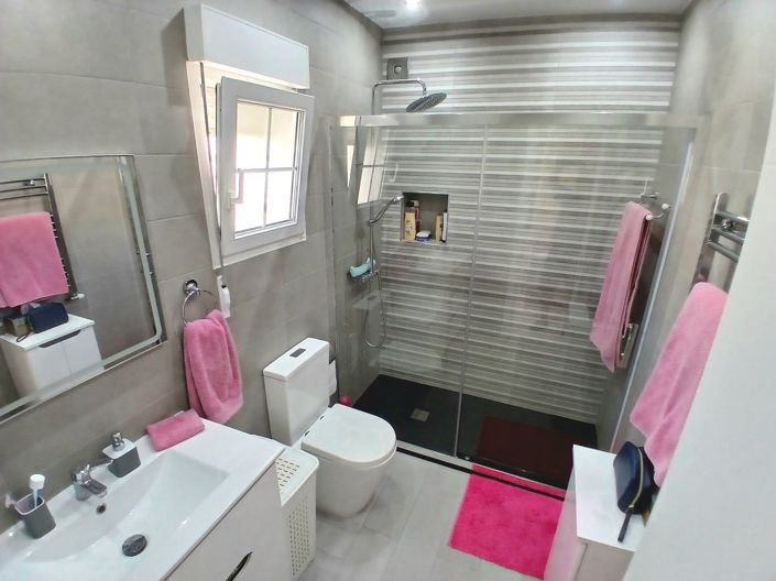 Image No.17-3 Bed Villa for sale