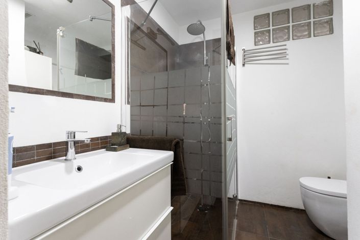 Image No.19-4 Bed Townhouse for sale