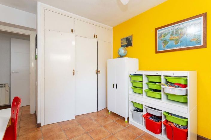 Image No.21-4 Bed Townhouse for sale