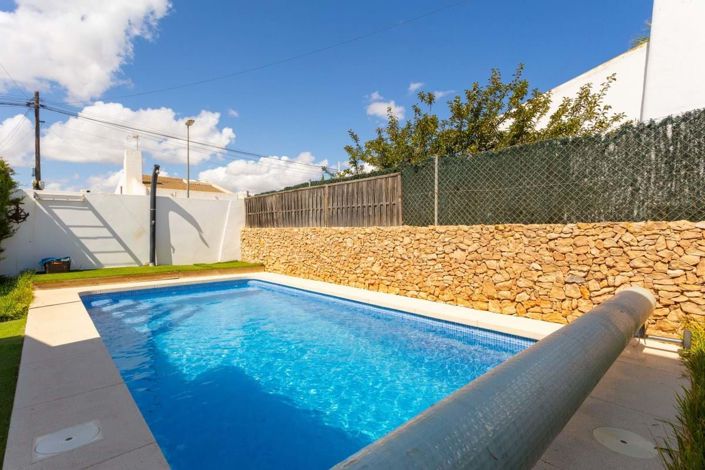 Image No.28-4 Bed Townhouse for sale