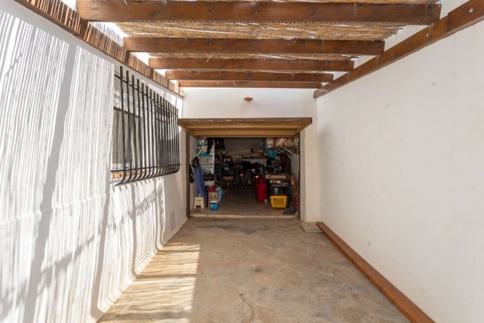 Image No.30-4 Bed Townhouse for sale