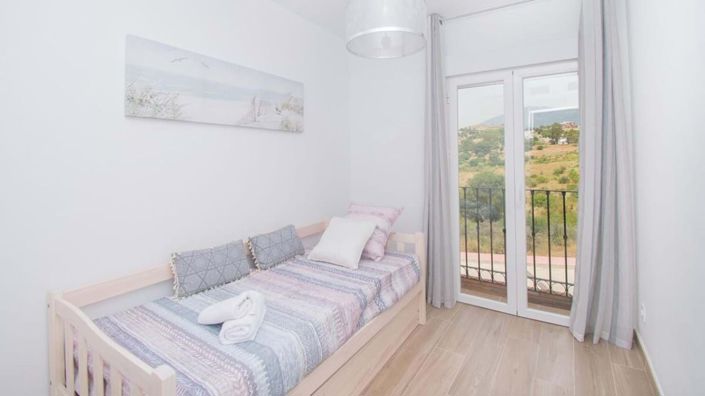 Image No.11-3 Bed Townhouse for sale