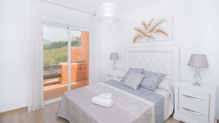 Image No.8-3 Bed Townhouse for sale