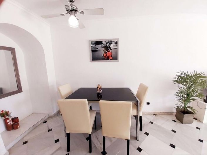 Image No.10-4 Bed Townhouse for sale