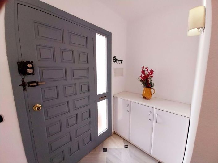Image No.13-4 Bed Townhouse for sale
