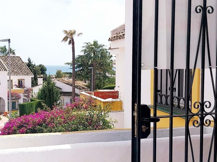 Image No.20-4 Bed Townhouse for sale