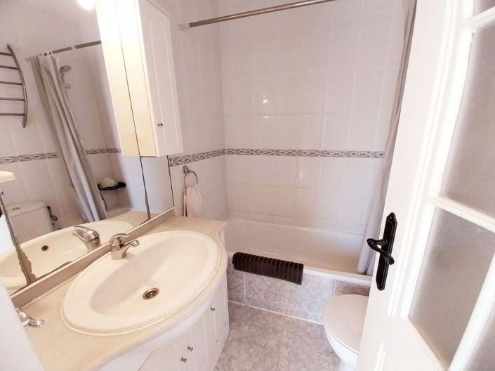 Image No.22-4 Bed Townhouse for sale