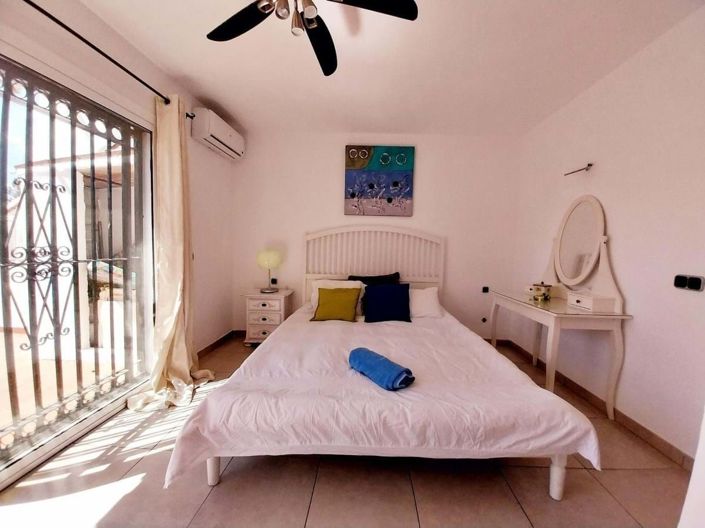 Image No.24-4 Bed Townhouse for sale