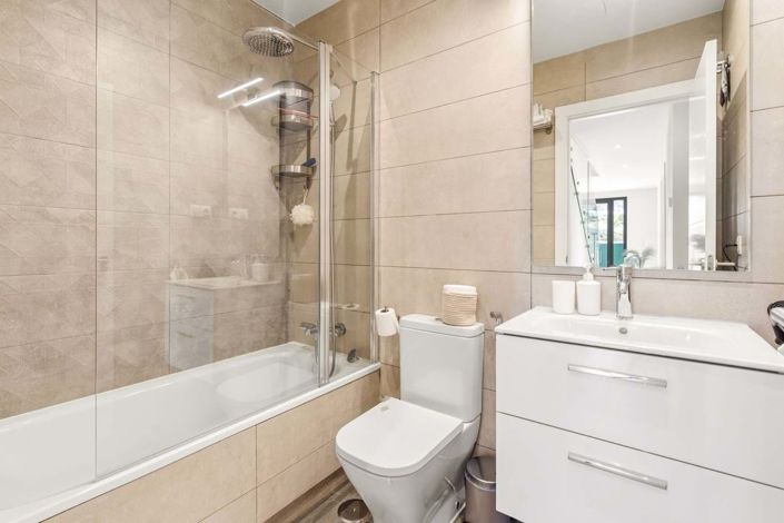 Image No.16-3 Bed Semi-Detached for sale