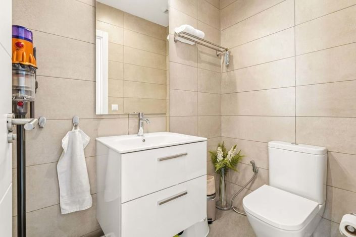 Image No.17-3 Bed Semi-Detached for sale