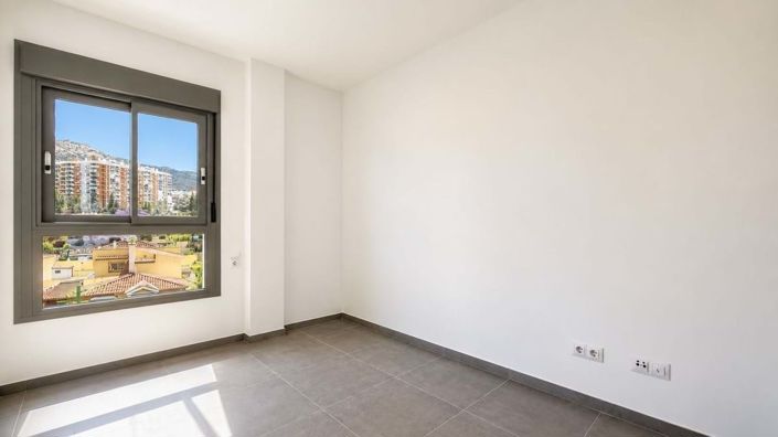 Image No.8-3 Bed Apartment for sale