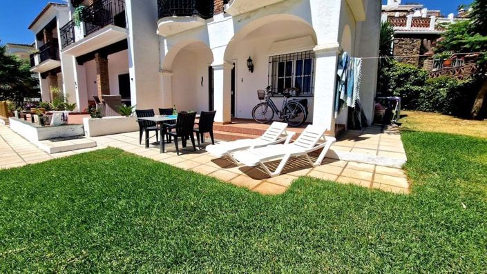 Image No.9-2 Bed Townhouse for sale