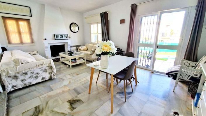 Image No.2-2 Bed Townhouse for sale
