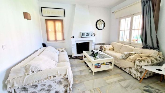 Image No.20-2 Bed Townhouse for sale
