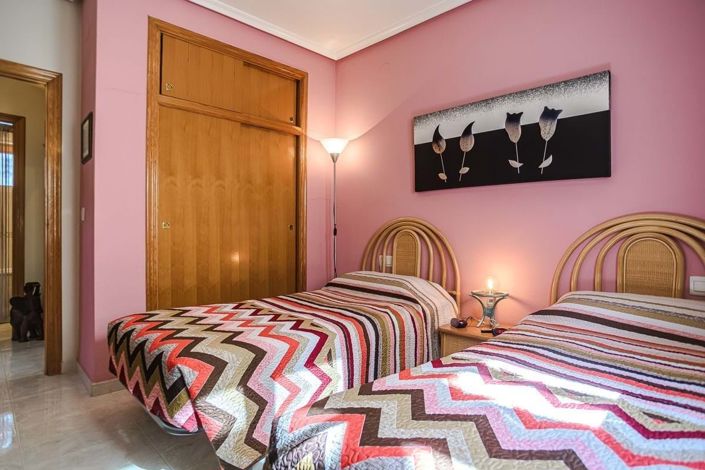 Image No.15-2 Bed Villa for sale