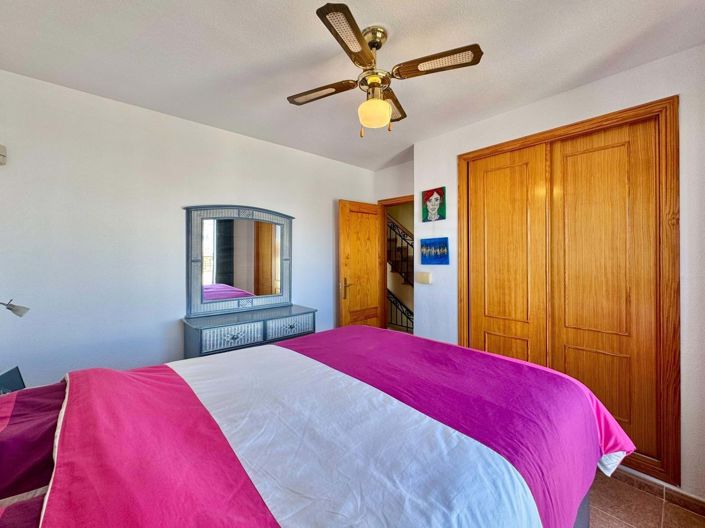 Image No.14-3 Bed Townhouse for sale