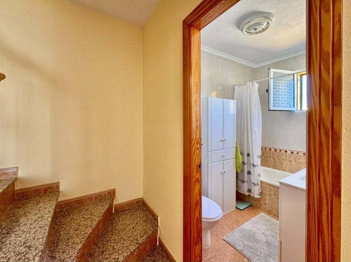 Image No.28-3 Bed Townhouse for sale