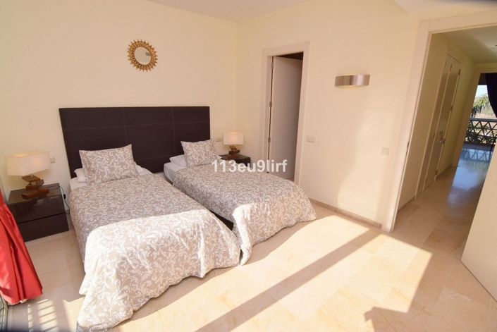 Image No.19-2 Bed Townhouse for sale