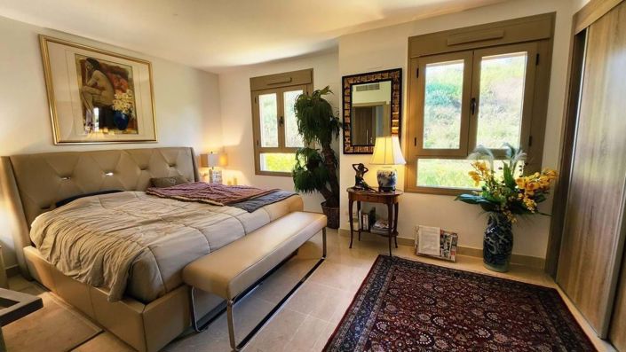 Image No.18-2 Bed Semi-Detached for sale
