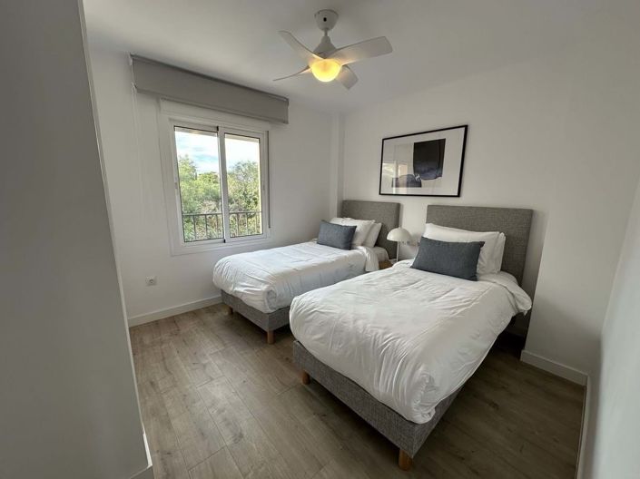 Image No.18-2 Bed Property for sale