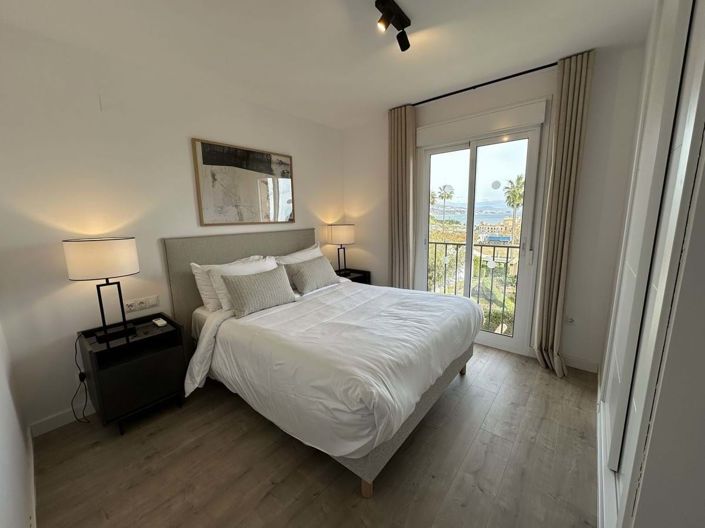 Image No.21-2 Bed Property for sale