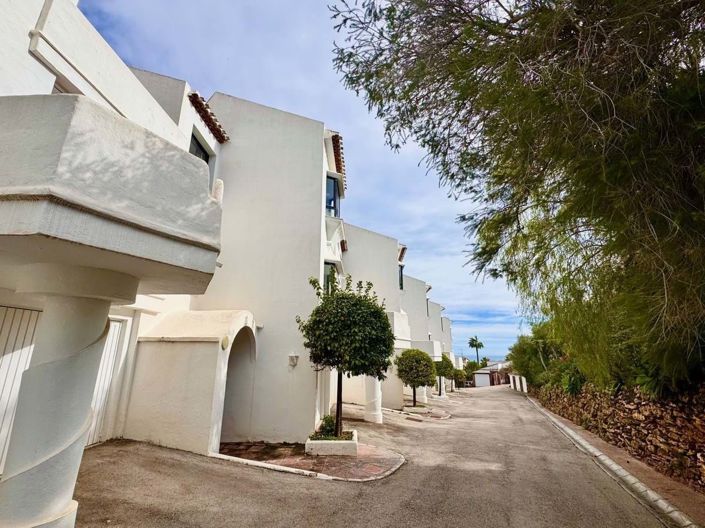 Image No.20-2 Bed Apartment for sale