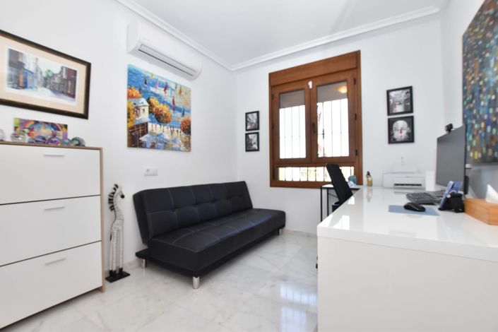 Image No.26-3 Bed Villa for sale